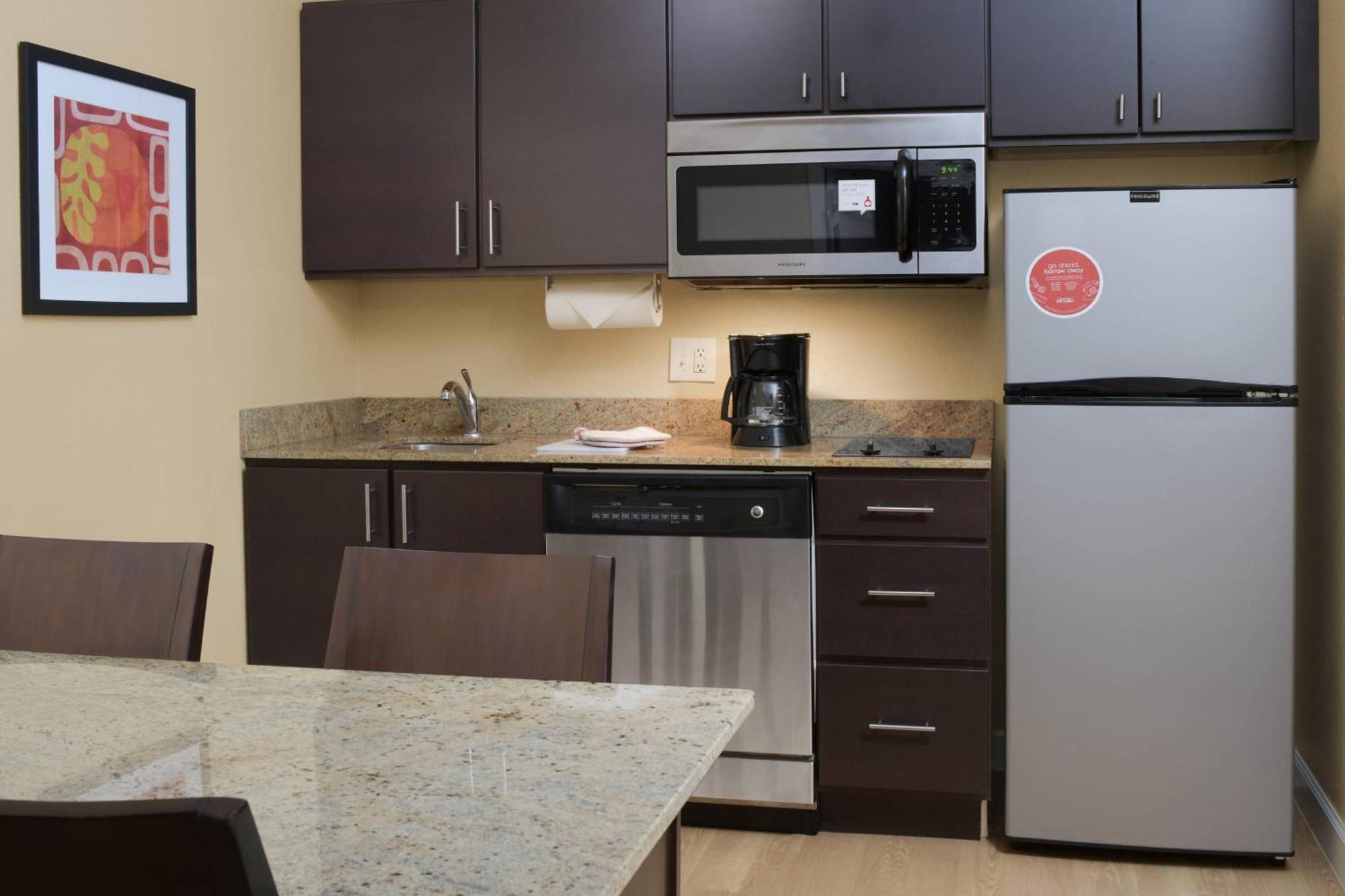 Towneplace Suites By Marriott Lake Jackson Clute Bagian luar foto