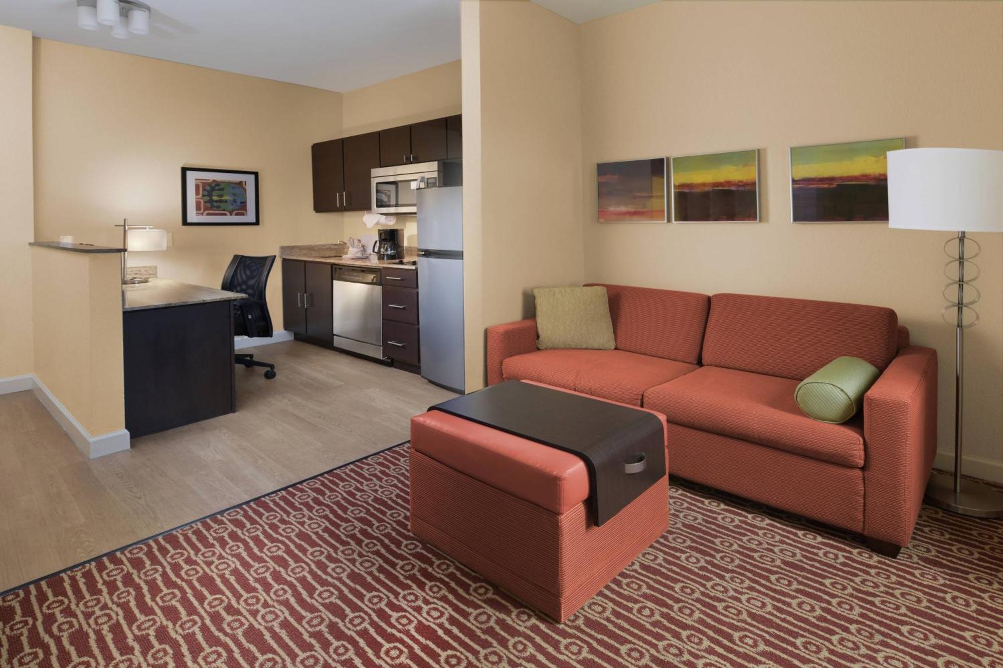 Towneplace Suites By Marriott Lake Jackson Clute Bagian luar foto