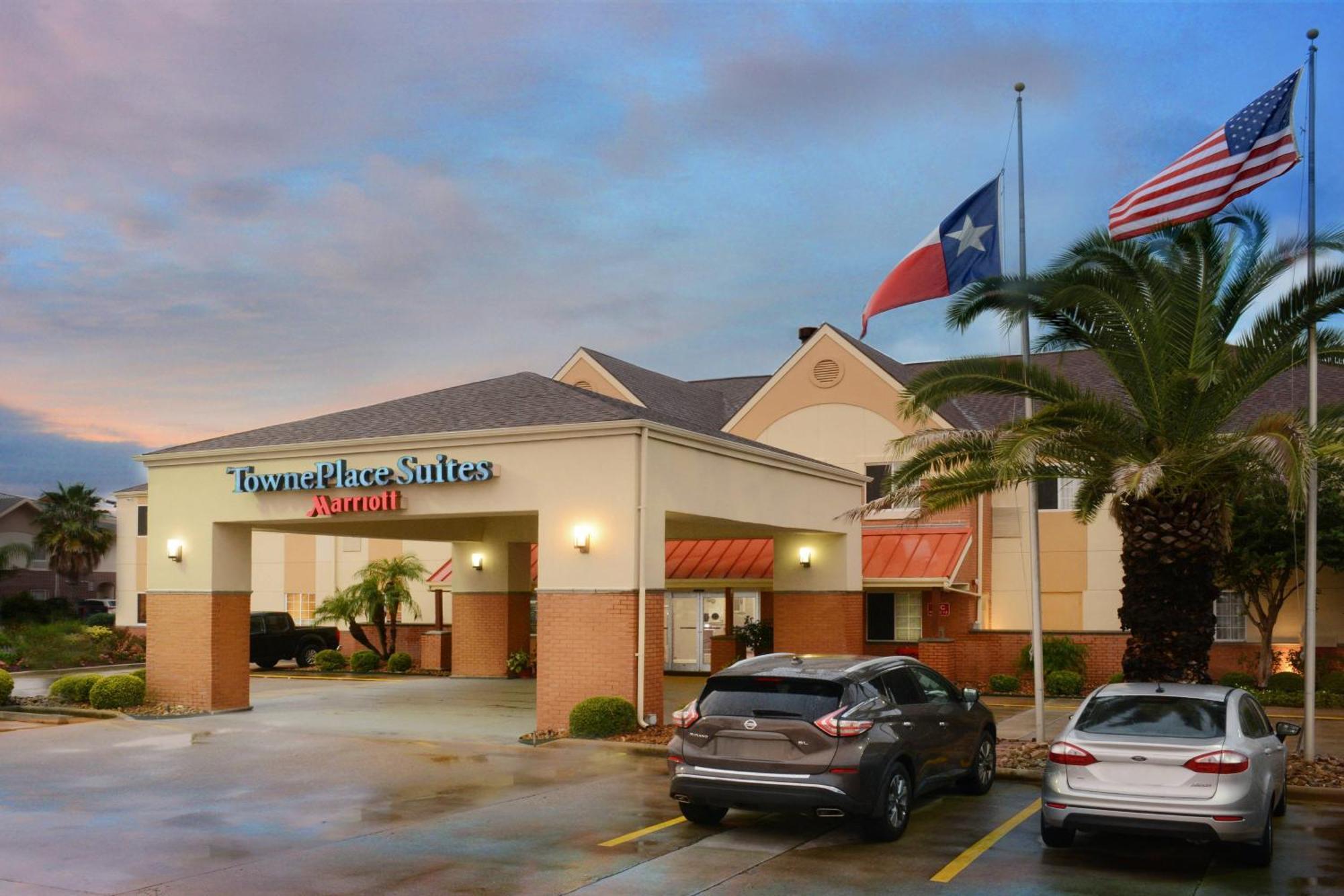Towneplace Suites By Marriott Lake Jackson Clute Bagian luar foto